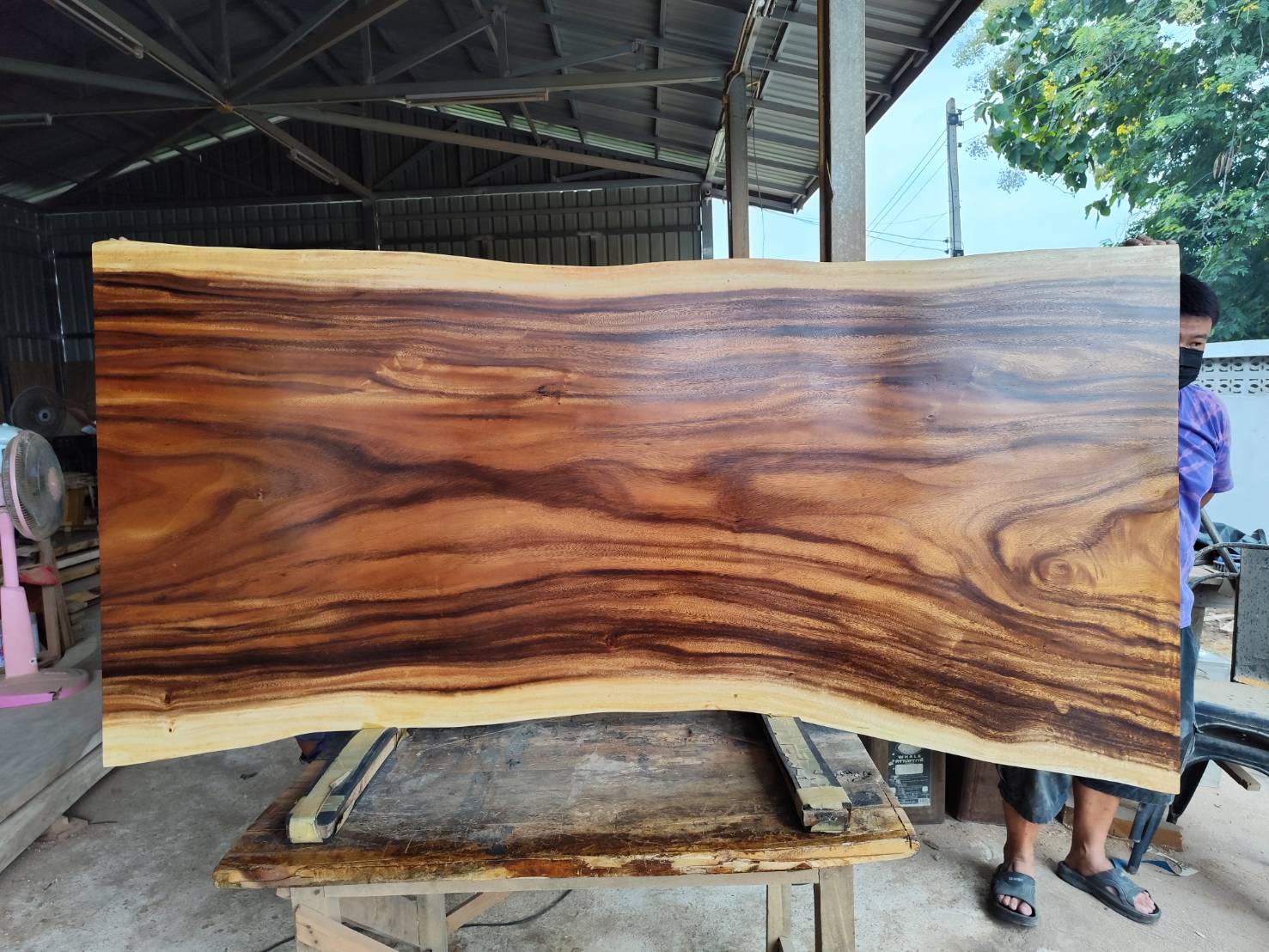 90x200 cm live edge slab
