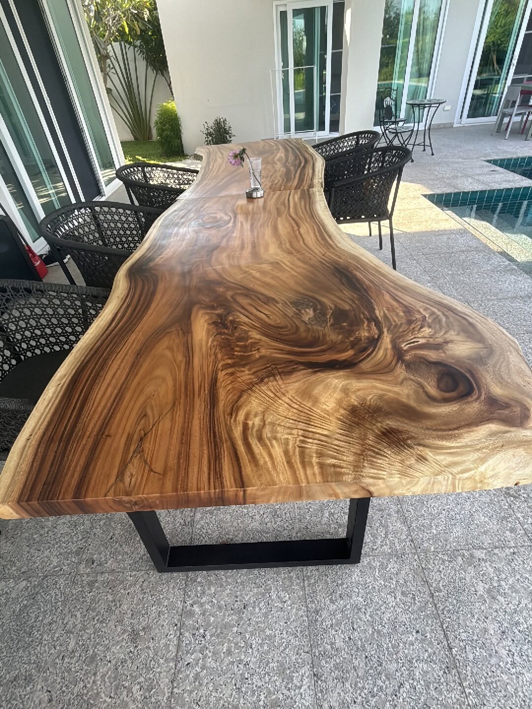 Natural Suar wood color and grain